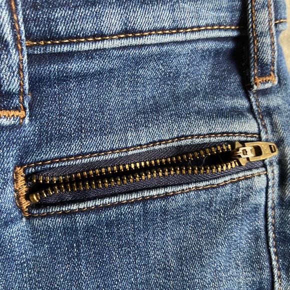 Dark Denim Gap Skinny Jeans - Picture 3 of 7